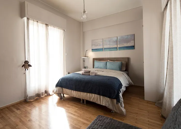 El Greco Penthouse In Vibrant Petralona